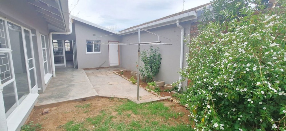 House sold in Oudtshoorn North - 1OU1674930 House sold in Oudtshoorn North - 1OU1674930