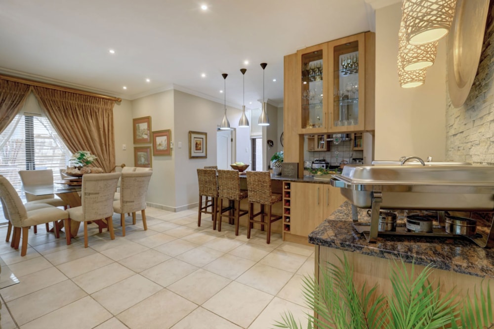 Security estate home for sale in Wilderness - GEO1684717 Security estate home for sale in Wilderness - GEO1684717