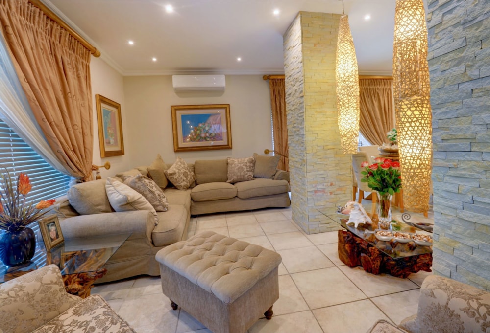 Security estate home for sale in Wilderness - GEO1684717 Security estate home for sale in Wilderness - GEO1684717