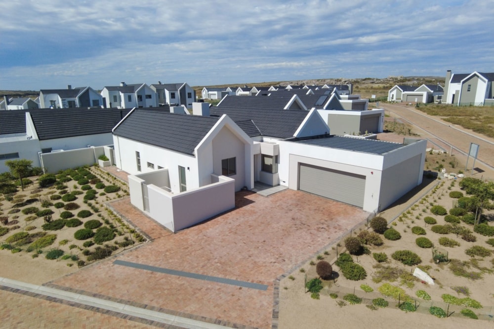 Golf estate house for sale in Langebaan Country Estate - LA1683908 Golf estate house for sale in Langebaan Country Estate - LA1683908