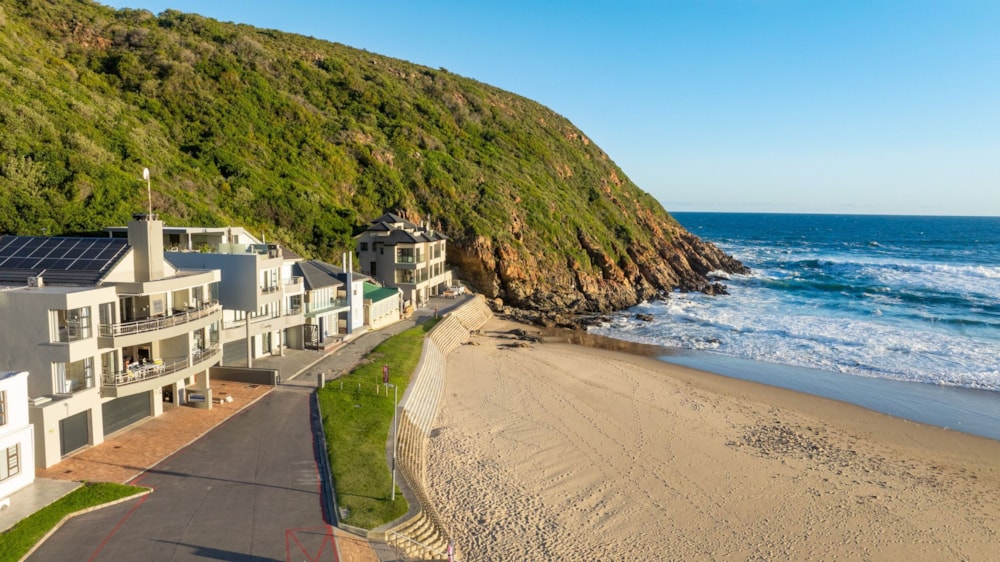 Beachfront villa sold in Herolds Bay - GEO1678300 Beachfront villa sold in Herolds Bay - GEO1678300