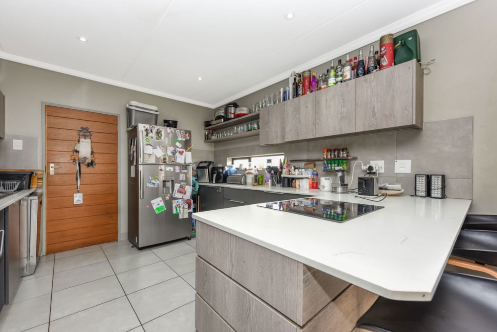 Double-storey house sold in Lion Pride - FW1685223 Double-storey house sold in Lion Pride - FW1685223