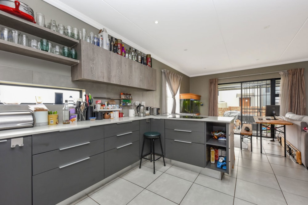 Double-storey house sold in Lion Pride - FW1685223 Double-storey house sold in Lion Pride - FW1685223