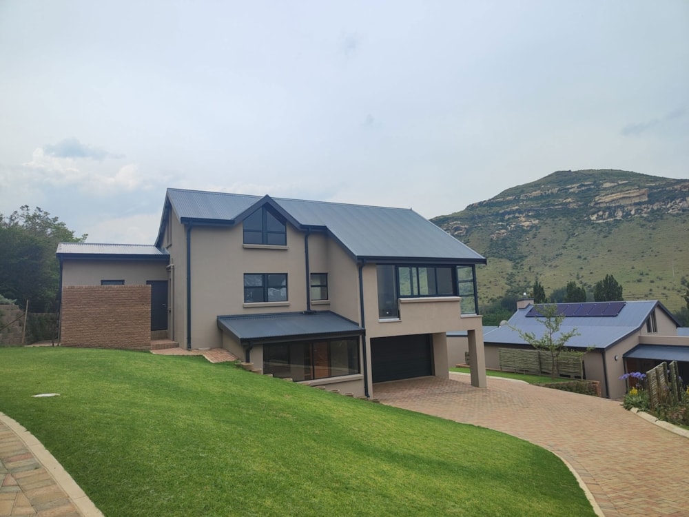Townhouse for sale in Clarens - 1CS1667884