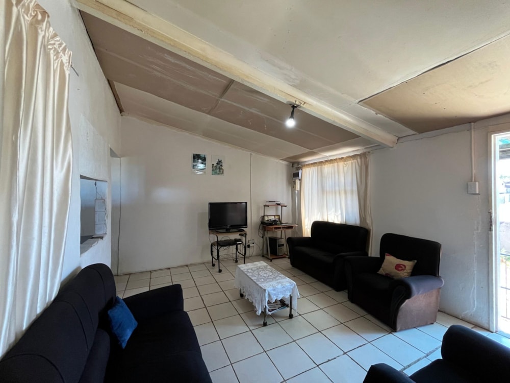 Semi-detached house for sale in Rosedale, Uitenhage, Kariega - 1UK1684816 Semi-detached house for sale in Rosedale, Uitenhage, Kariega - 1UK1684816