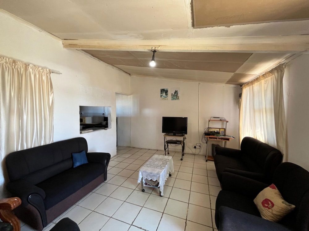 Semi-detached house for sale in Rosedale, Uitenhage, Kariega - 1UK1684816 Semi-detached house for sale in Rosedale, Uitenhage, Kariega - 1UK1684816