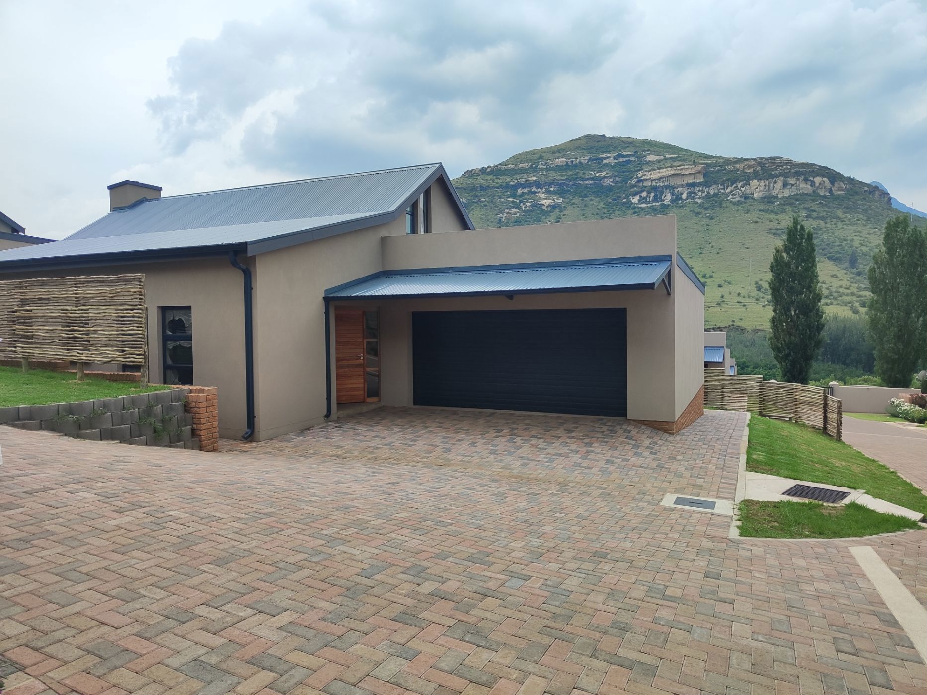 Townhouse sold in Clarens - 1CS1677442