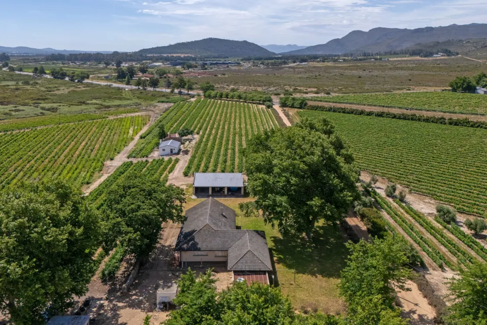 Lifestyle property for sale in Franschhoek Rural - FWI1682237 Lifestyle property for sale in Franschhoek Rural - FWI1682237