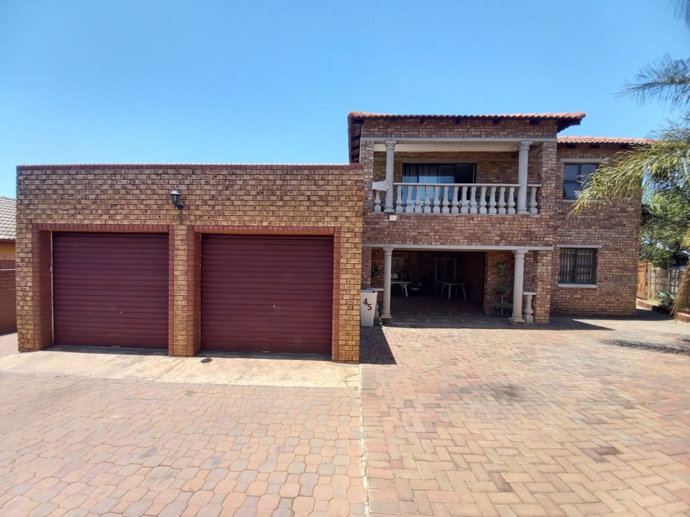 House for sale in Lotus Gardens - PTM1684058