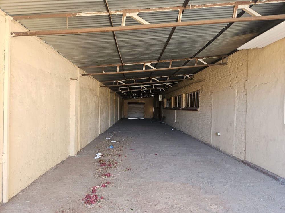 Commercial Building for sale in Kuruman - 1RN1683427 Commercial Building for sale in Kuruman - 1RN1683427