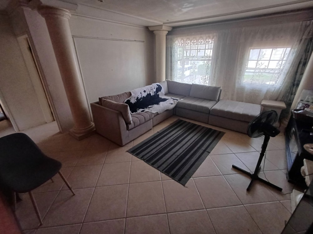 Townhouse for sale in Die Hoewes - CN1683587 Townhouse for sale in Die Hoewes - CN1683587