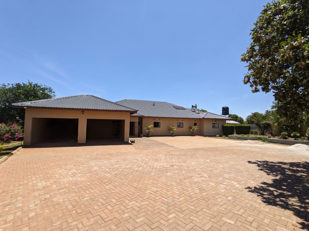 Single-storey house sold in Leopards Hill, Zambia - 3ZA1703335