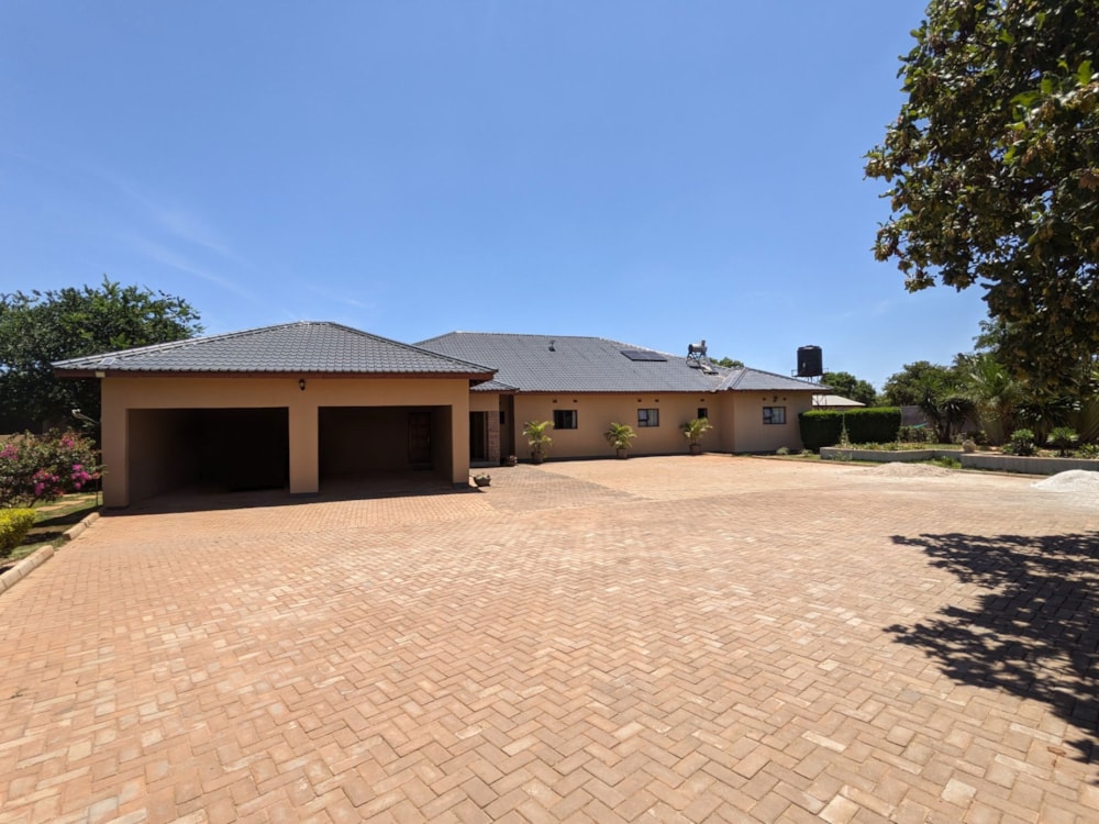 Single-storey house sold in Leopards Hill, Zambia - 3ZA1703335