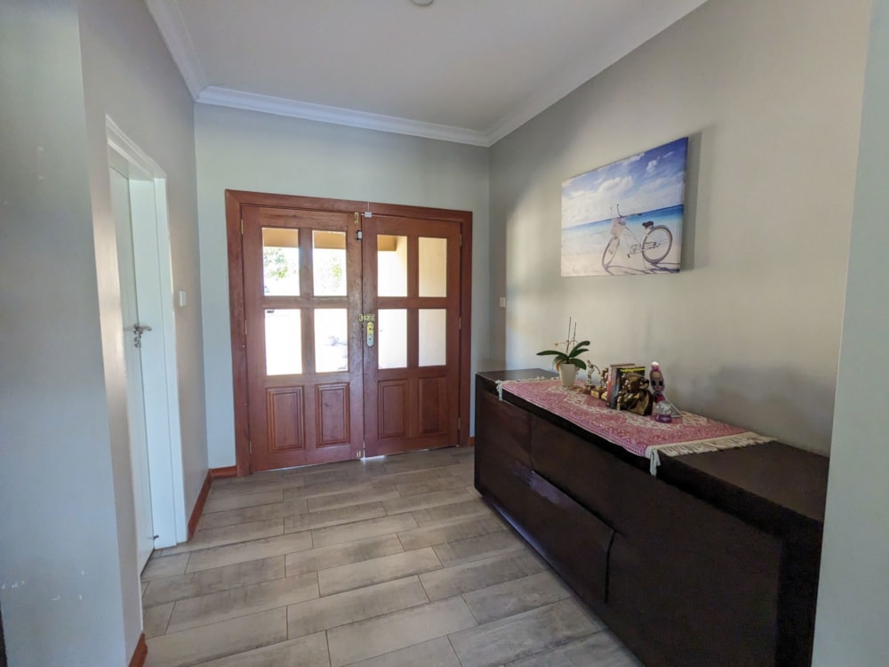 Single-storey house sold in Leopards Hill, Zambia - 3ZA1703335