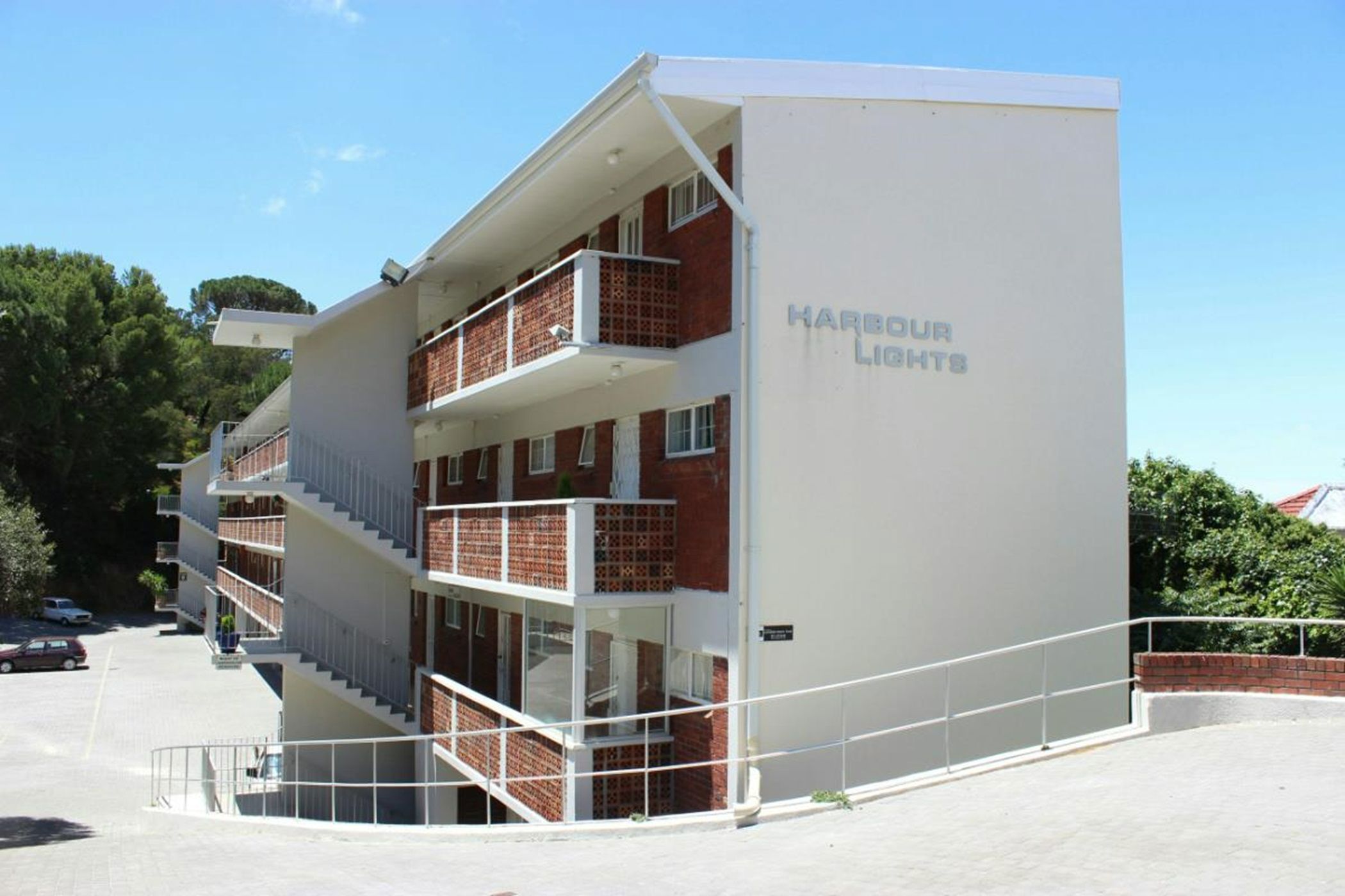 Bachelor apartment let in Tamboerskloof - CBL1684027