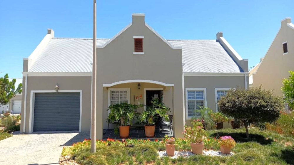 Security estate home for sale in Oudtshoorn North - 1OU1684110