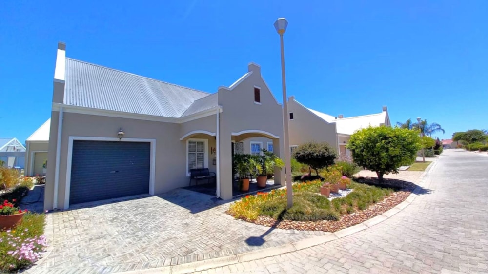 Security estate home for sale in Oudtshoorn North - 1OU1684110