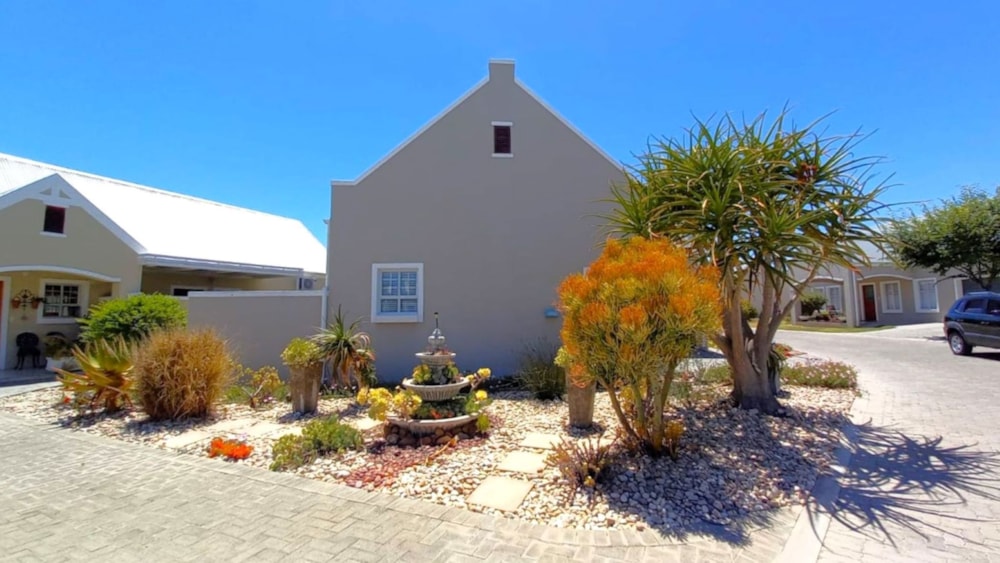 Security estate home for sale in Oudtshoorn North - 1OU1684110
