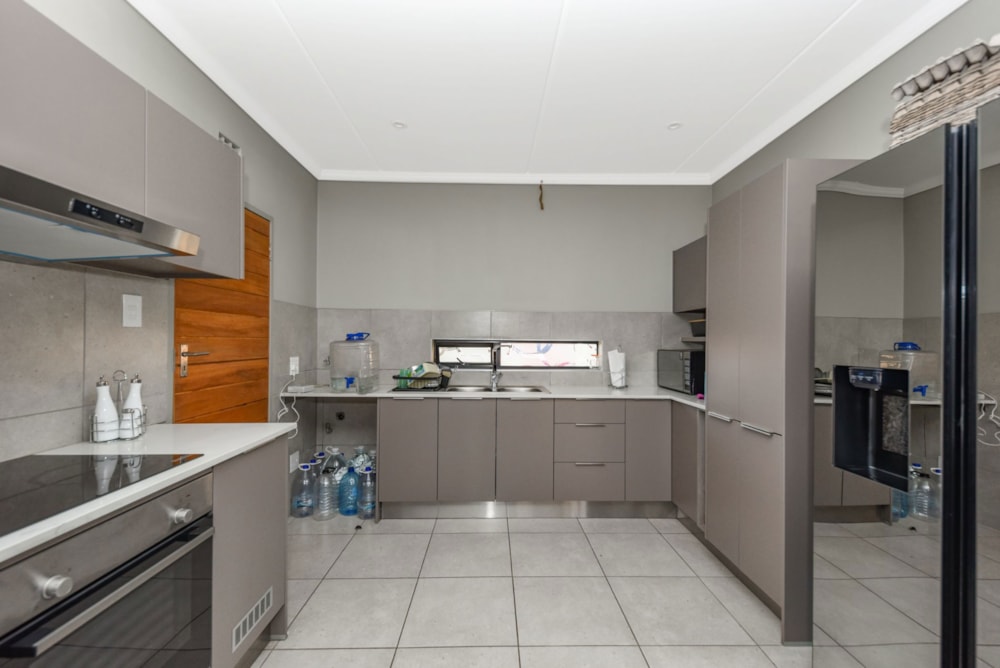 Double-storey house for sale in Lion Pride - FW1684628 Double-storey house for sale in Lion Pride - FW1684628