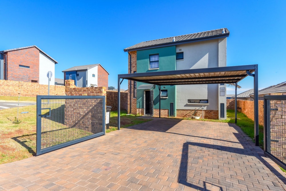 Double-storey house for sale in Lion Pride - FW1684628