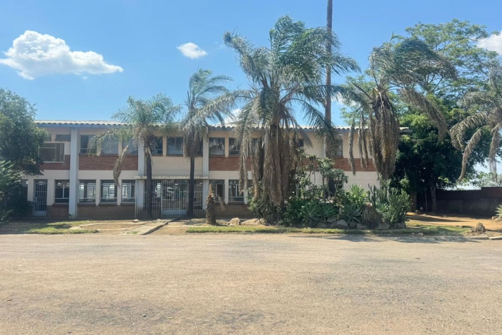 Commercial industrial property for sale in Bulawayo, Zimbabwe - 3ZB1684548