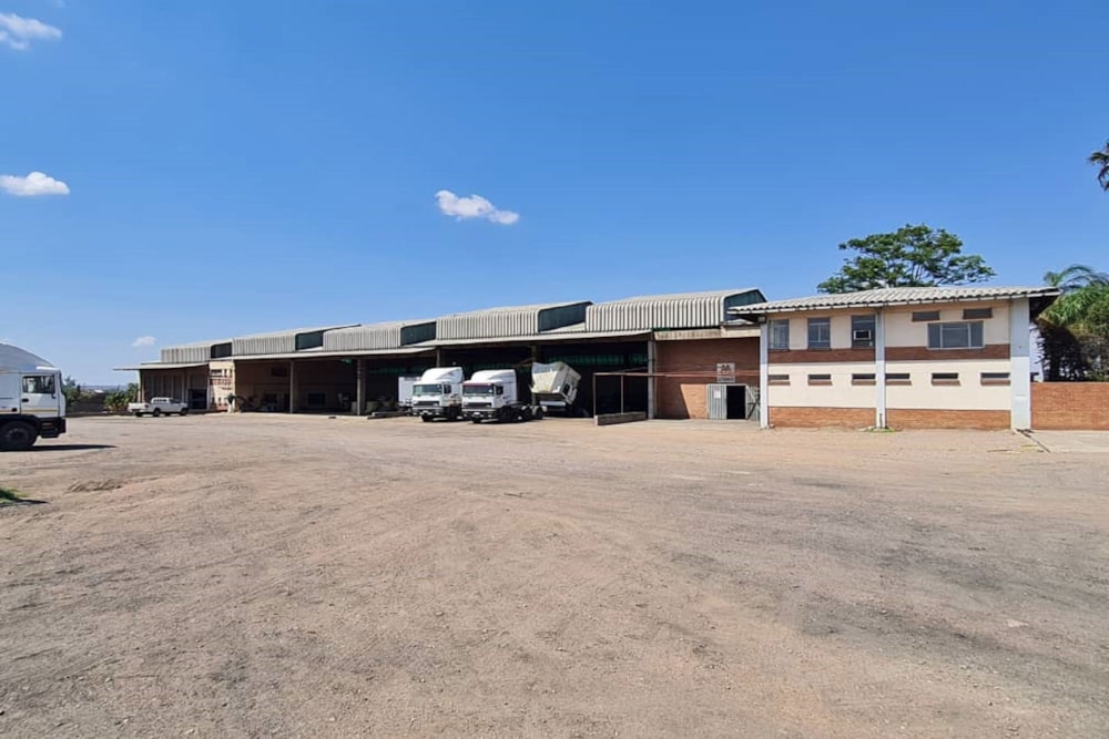 Commercial industrial property for sale in Bulawayo, Zimbabwe - 3ZB1684548