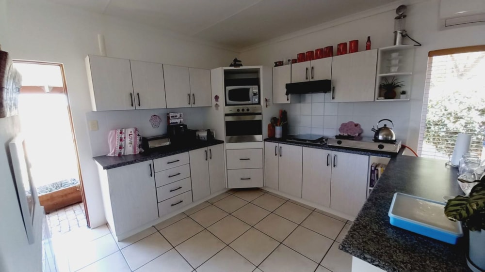 Security estate home sold in West Bank, Oudtshoorn - 1OU1684714 Security estate home sold in West Bank, Oudtshoorn - 1OU1684714