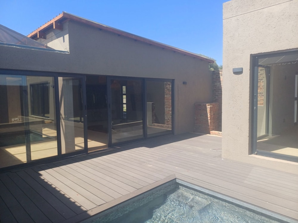 Aquaculture farm for sale in Schweizer-Reneke - 1KJ1684593 Aquaculture farm for sale in Schweizer-Reneke - 1KJ1684593