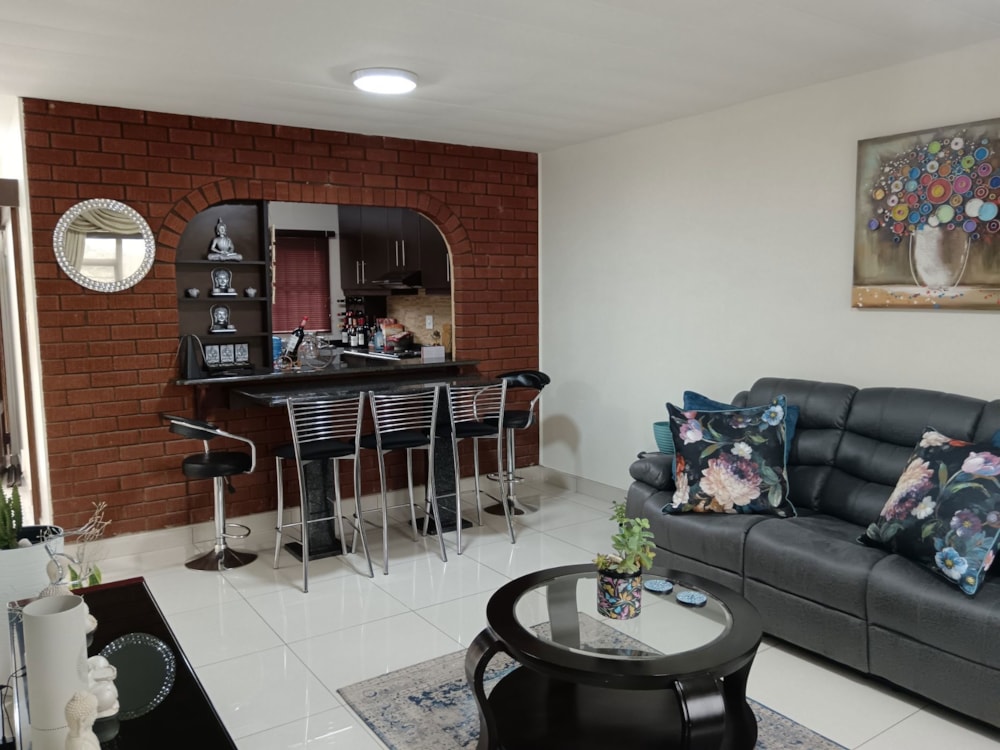 Multi-storey apartment for sale in Scottburgh - 1si1727828 Multi-storey apartment for sale in Scottburgh - 1si1727828
