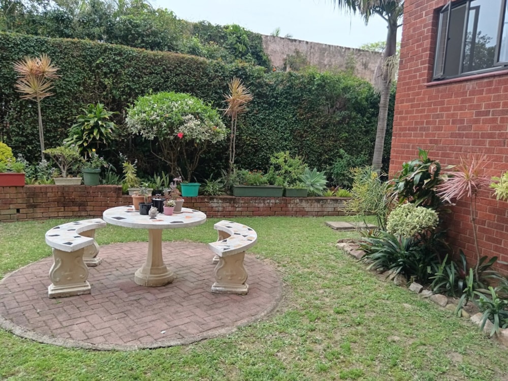 Multi-storey apartment for sale in Scottburgh - 1si1727828 Multi-storey apartment for sale in Scottburgh - 1si1727828