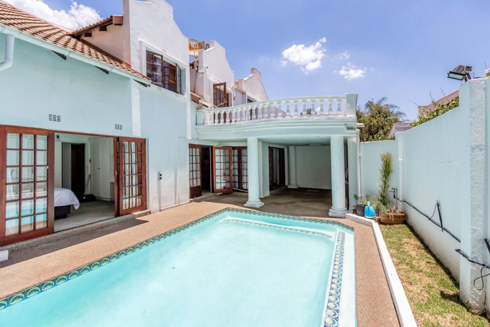 Townhouse for sale in Bryanston - HP1684796