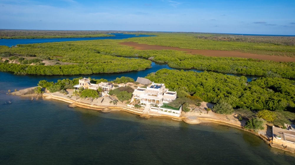 Beachfront villa to rent in Lamu, Kenya - 3KE1684824