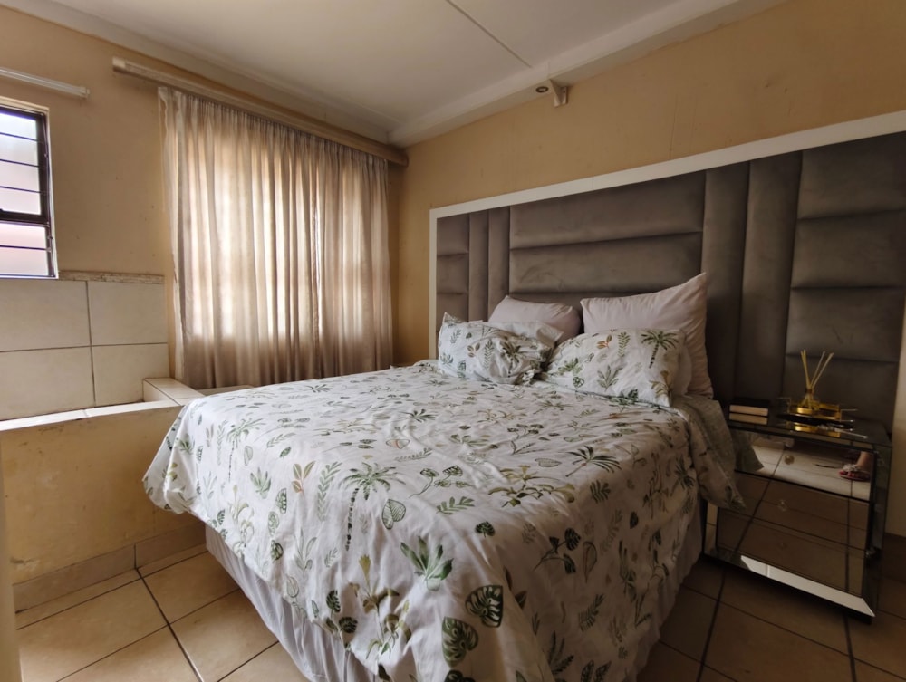 Apartment for sale in Vanderbijlpark SE 6 - 1VT1684842