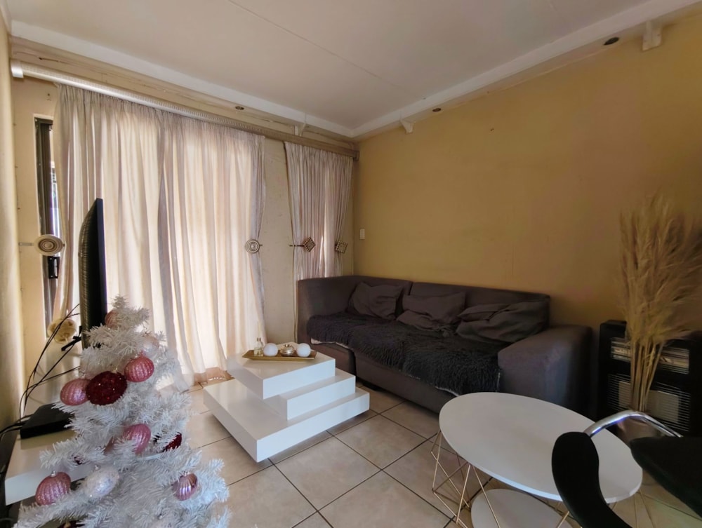 Apartment for sale in Vanderbijlpark SE 6 - 1VT1684842