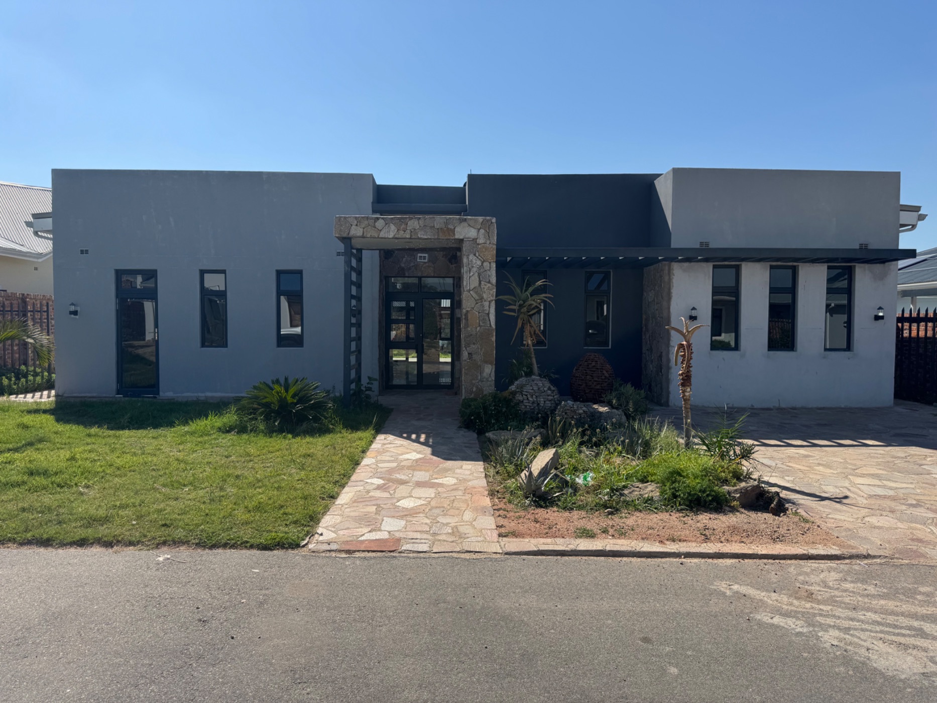 Cluster for sale in Arlington, Zimbabwe - 3ZB1684891