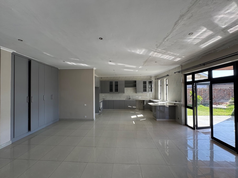 Cluster for sale in Arlington, Zimbabwe - 3ZB1684891