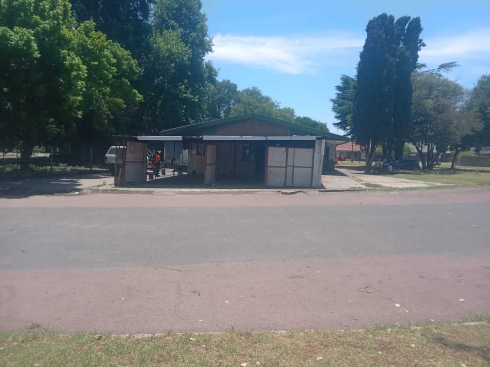 Commercial business for sale in Komati - 1MD1684898 Commercial business for sale in Komati - 1MD1684898