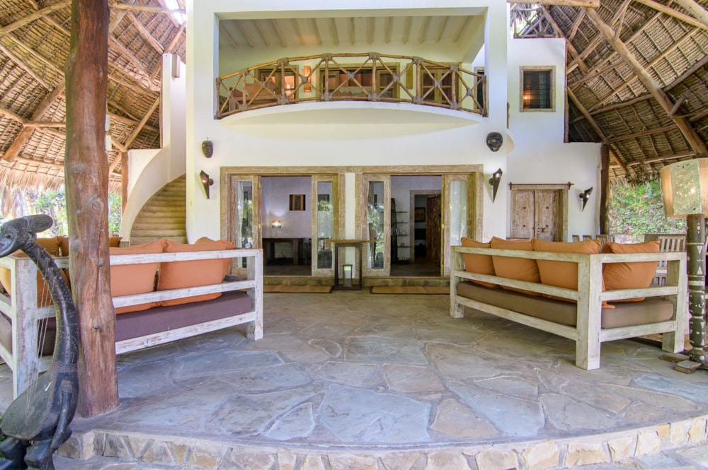 Beachfront villa to rent in Malindi, Kenya - 3KE1684966 Beachfront villa to rent in Malindi, Kenya - 3KE1684966