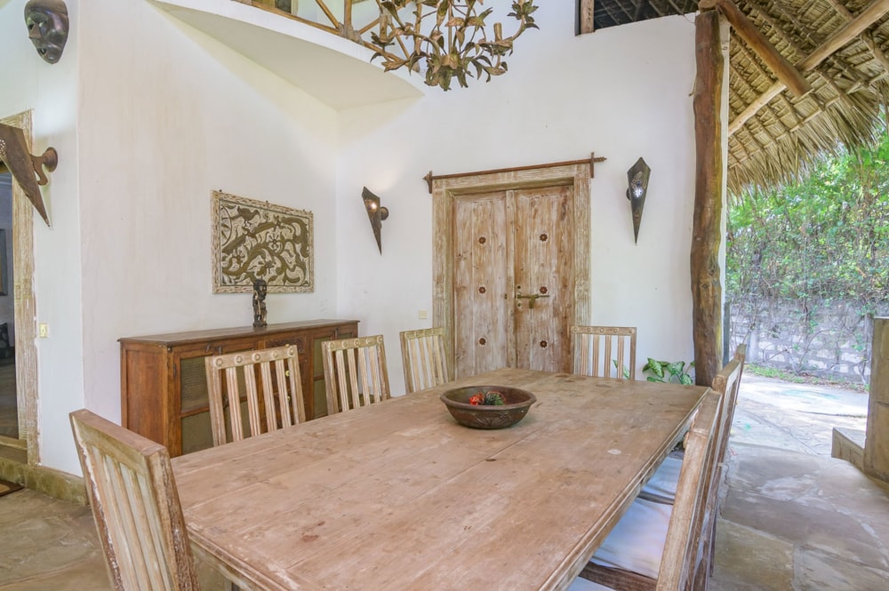 Beachfront villa to rent in Malindi, Kenya - 3KE1684966 Beachfront villa to rent in Malindi, Kenya - 3KE1684966