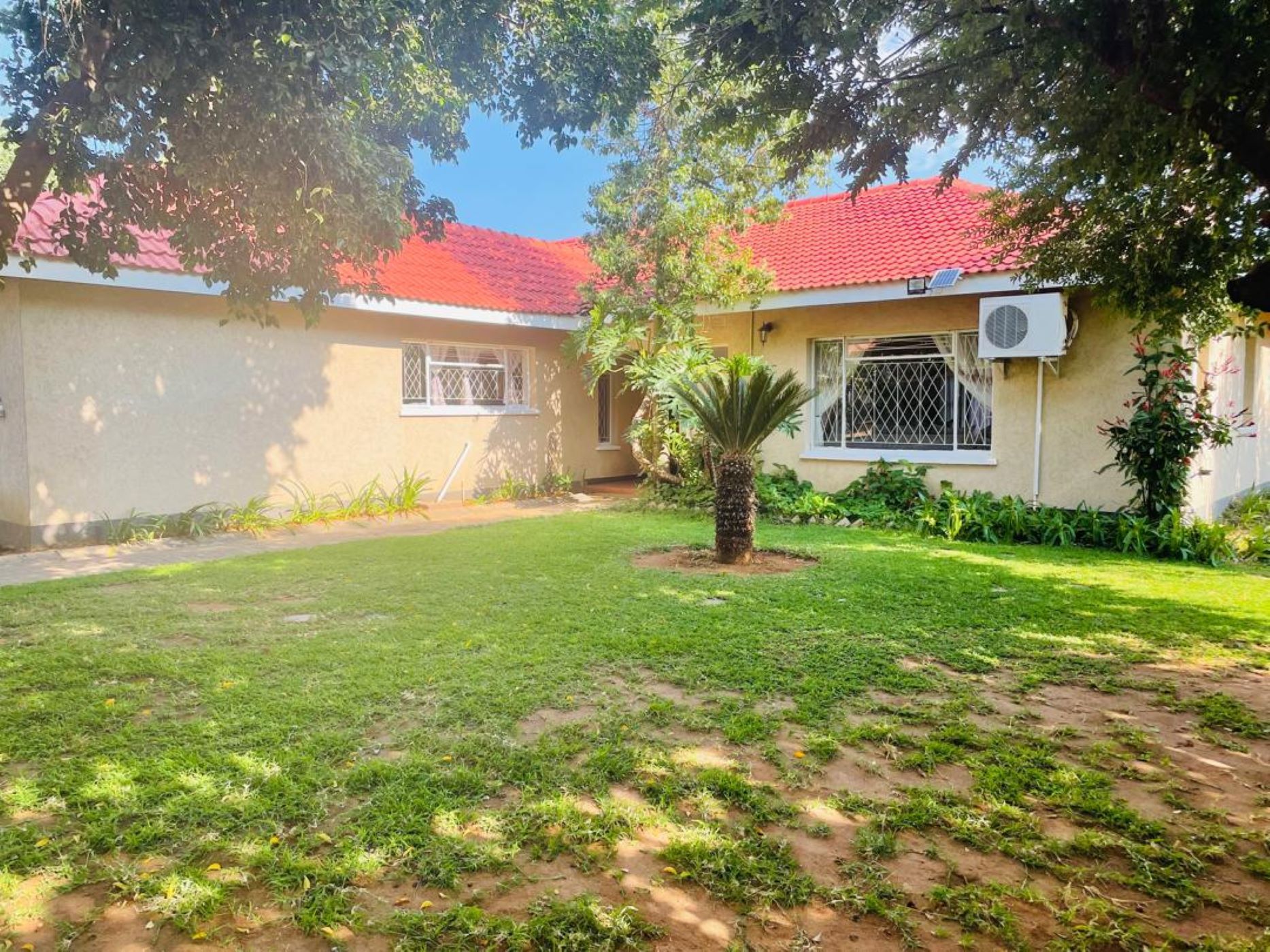 House let in Tlokweng, Botswana - 3BO1685267
