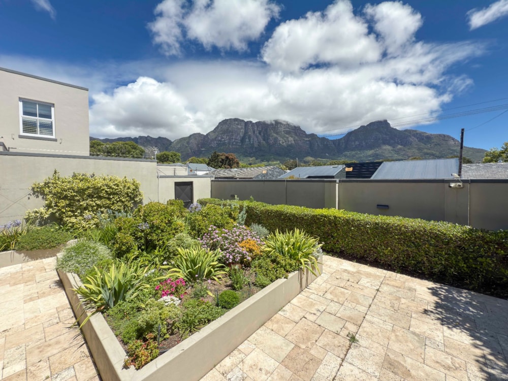 Double-storey house sold in Claremont Upper - KW1684902