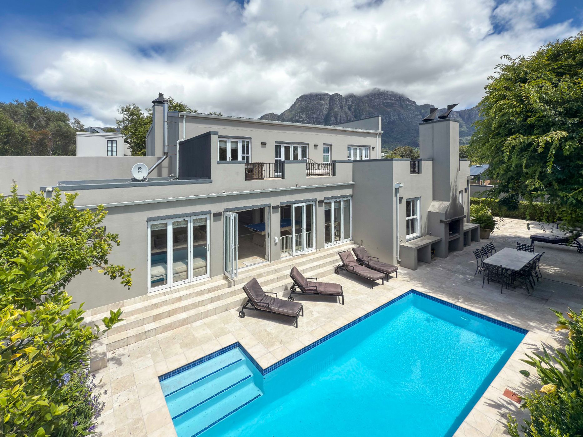 Double-storey house sold in Claremont Upper - KW1684902