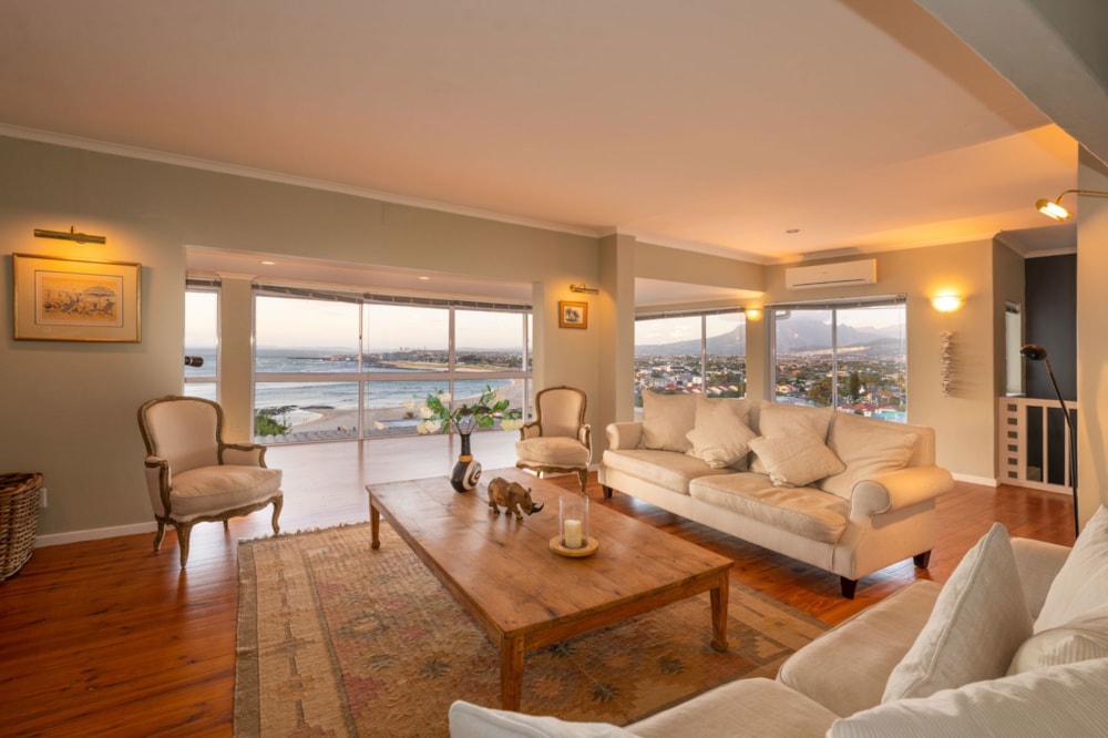 Multi-storey house sold in Gordons Bay Village - SW1684940 Multi-storey house sold in Gordons Bay Village - SW1684940