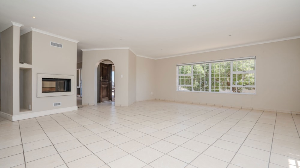 House for sale in Middedorp, Langebaan - LA1683299