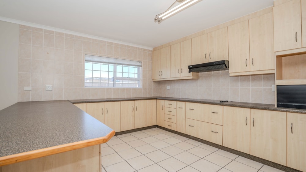 House for sale in Middedorp, Langebaan - LA1683299