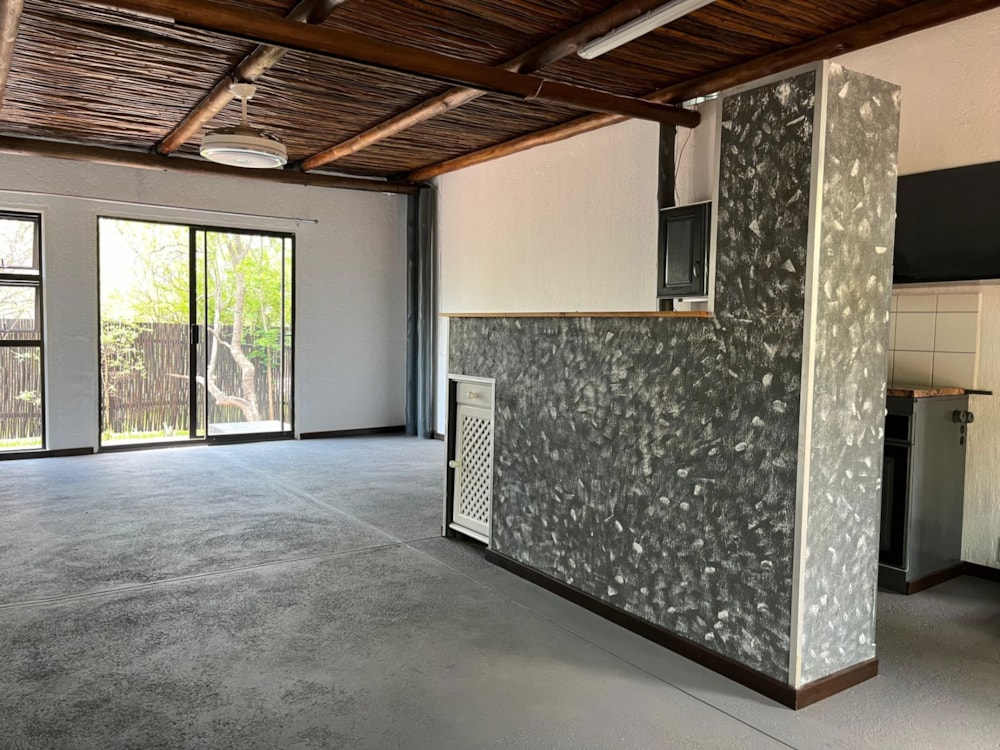 Garden cottage let in Hoedspruit Wildlife Estate - 1HS1684257 Garden cottage let in Hoedspruit Wildlife Estate - 1HS1684257