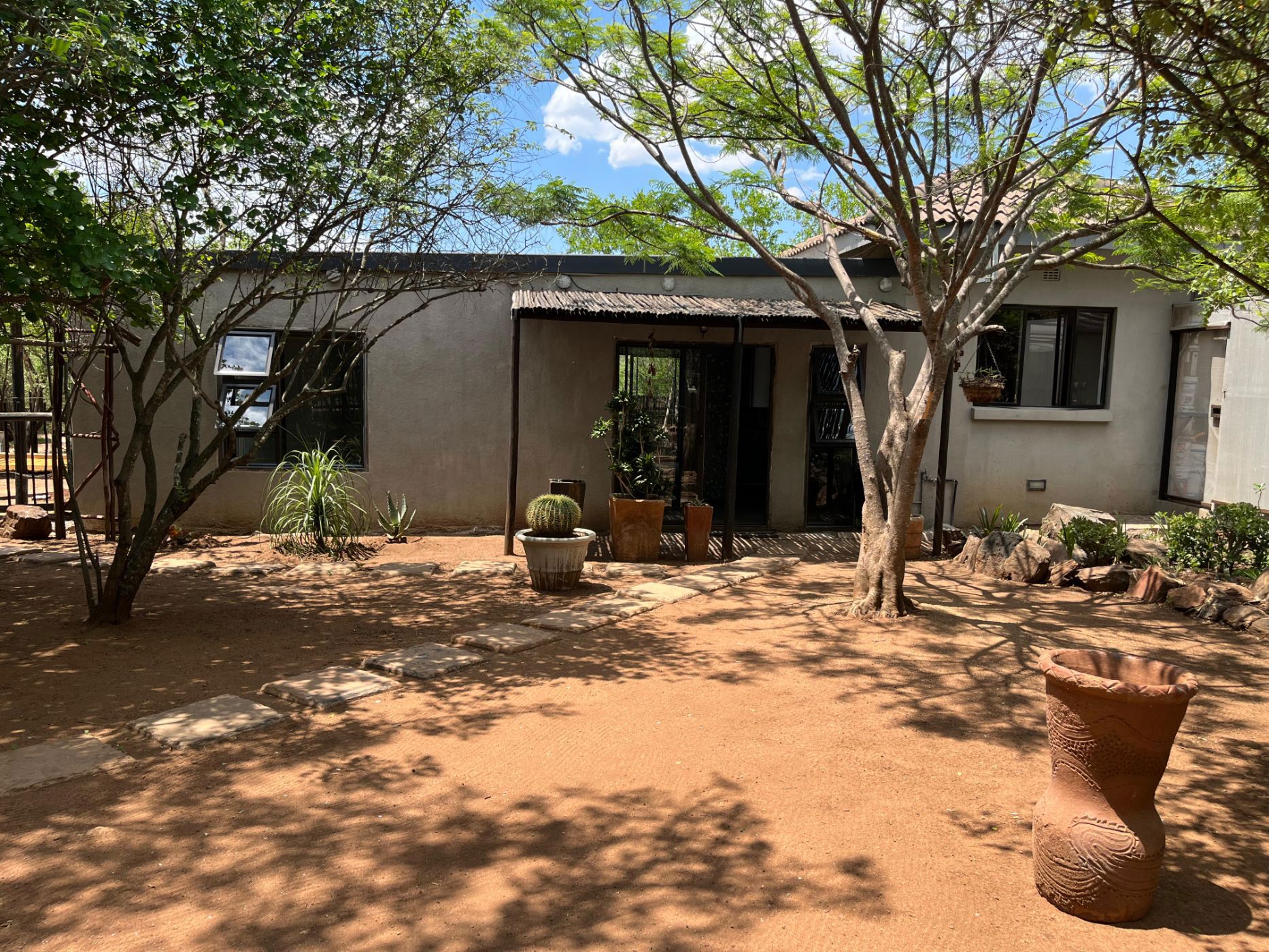 Garden cottage let in Hoedspruit Wildlife Estate - 1HS1684257