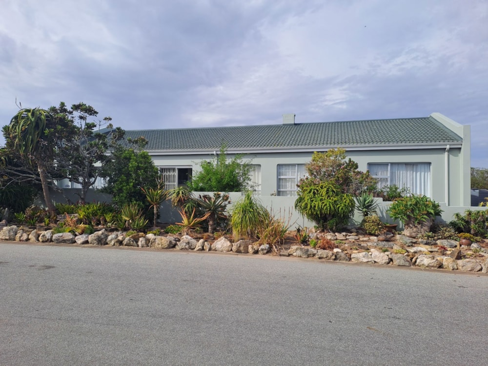 House for sale in Stilbaai Hoogte - 1SR1683978