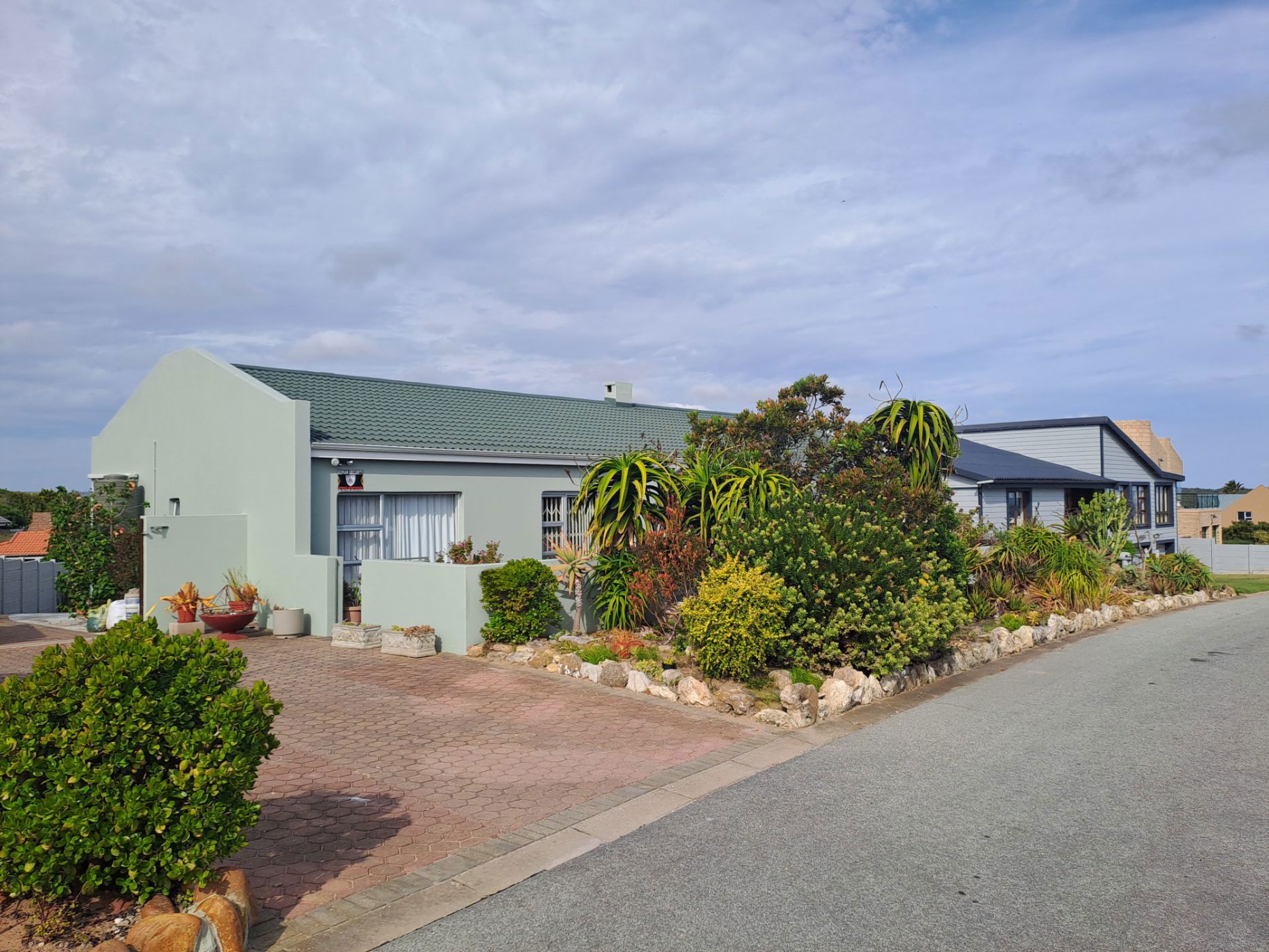 House for sale in Stilbaai Hoogte - 1SR1683978