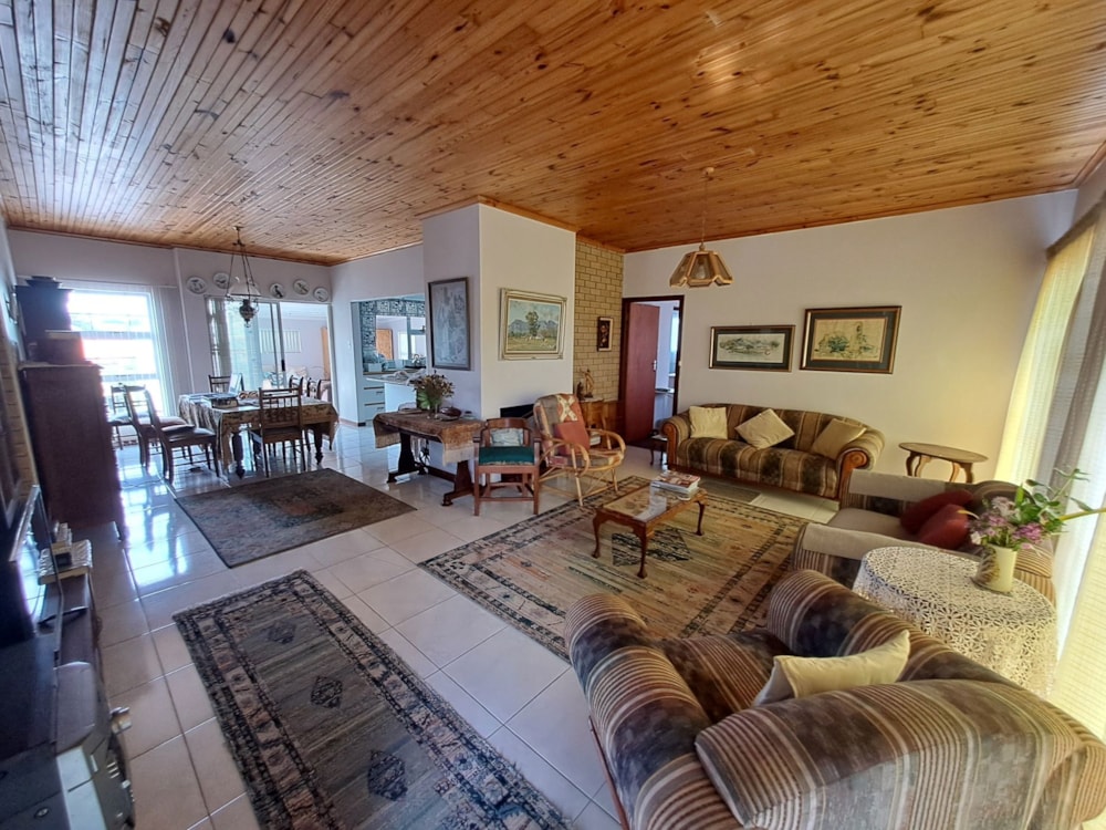 House for sale in Stilbaai Hoogte - 1SR1683978